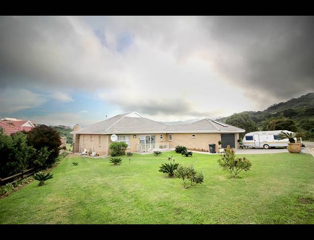 4 BEDROOM HOUSE FOR SALE IN DOLPHIN CREEK GOLF ESTATE